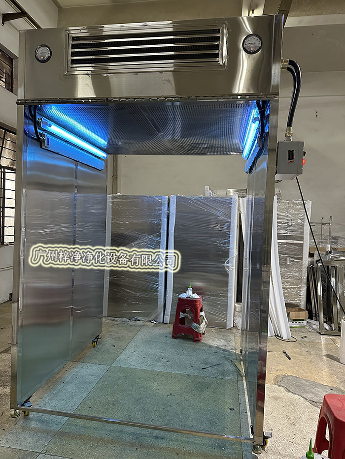 層流罩取樣車(chē)是一種用于在無(wú)菌或潔凈環(huán)境下進(jìn)行樣品采集的專(zhuān)用設(shè)備。